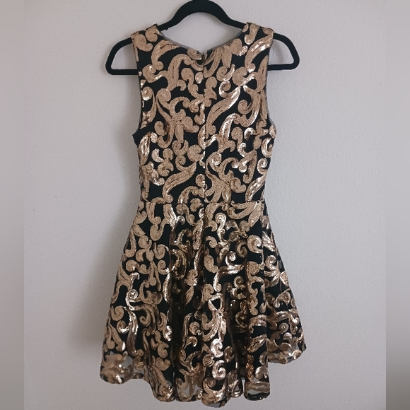 Arika Chicago Black Lable Gold and Black Sequence Cotail Dress - Picture 2 of 4